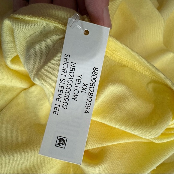 No Boundaries Light Yellow Basic Short Sleeve Tee - Picture 3 of 7